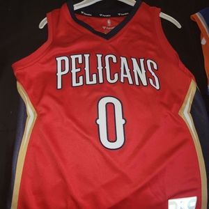 Demarcus cousins kids pelicans jersey youth medium red and navy blue and gold.